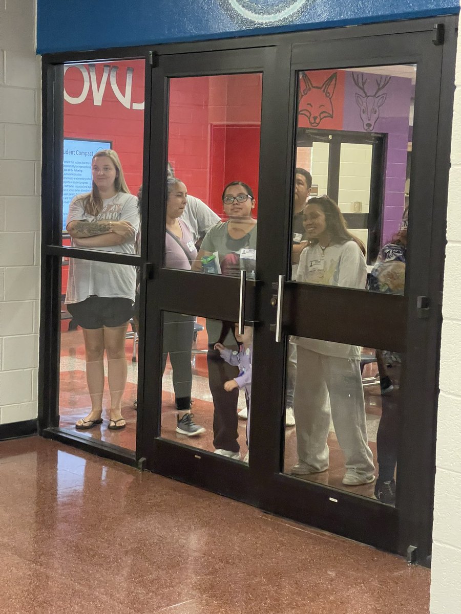 This morning we hosted our Yahoo or Boohoo Breakfast with our Kindergarten parents to celebrate the first full day of Kindergarten! 🎉💙 Whether there were smiles or a few tears, it was a wonderful morning together at Kittrell! 🍎