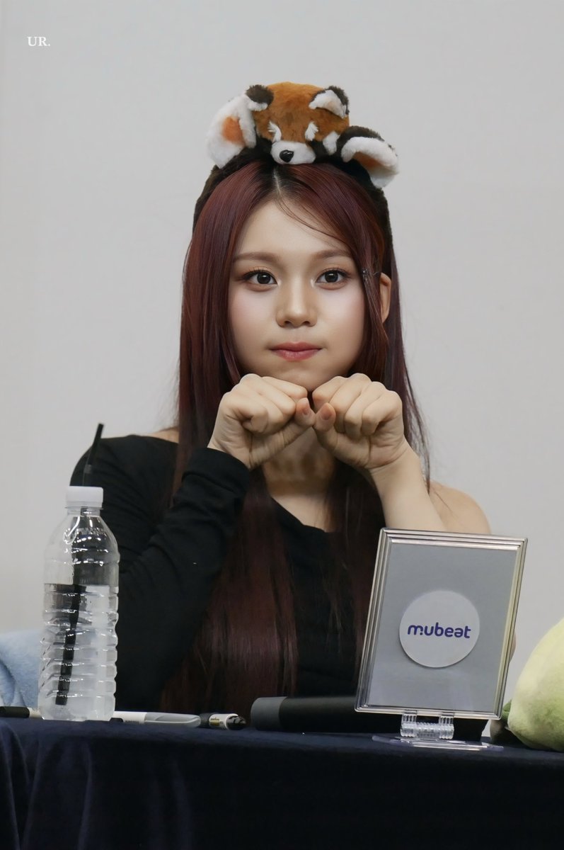 umurice_819's tweet photo. 잔잔한 미소 속에 깊은 열정을 감춘 
여름 끝자락의 선물 같은 
엄지짱의 생일을 축하해요️🩵🫧🪽

#예자매의_열한번째_여름
#HBD_TO_UMJI
#HAPPY_UMJI_DAY https://t.co/F9IKwQl0WM