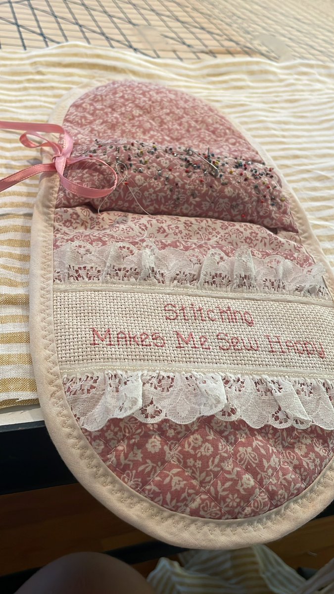 my grandma gave this pin cushion while i cut fabric for a project and id be lying if i said my whole family wasnt as funny as me