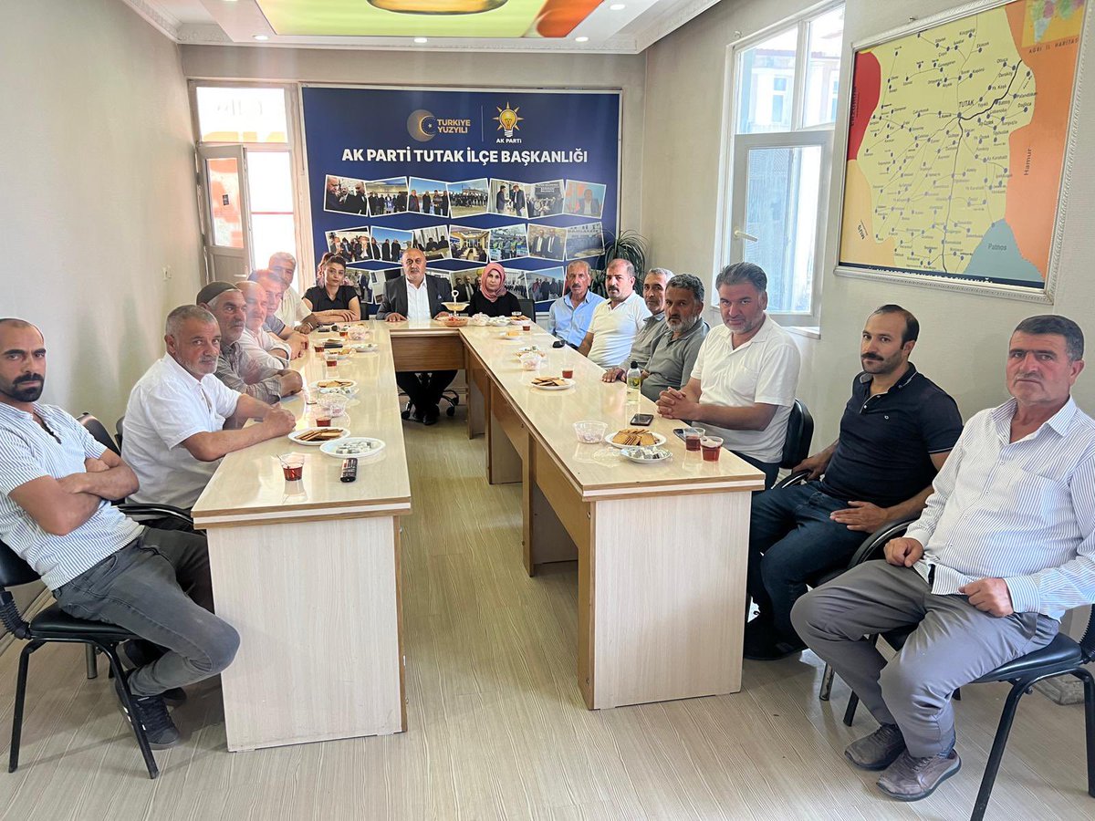 mehmetsayan04's tweet photo. İlçe Başkanlığımızda aylık İlçe Danışma Meclisi toplantısı gerçekleştirildik. Toplantıda ilçe teşkilatının çalışmaları, yapılan hizmetler ve önümüzdeki dönem hedefleri ele alındı. Katılımcılar, birlik ve beraberlik içinde ilçemize hizmetlerimiz konuşuldu. https://t.co/lJiPAp6wD2