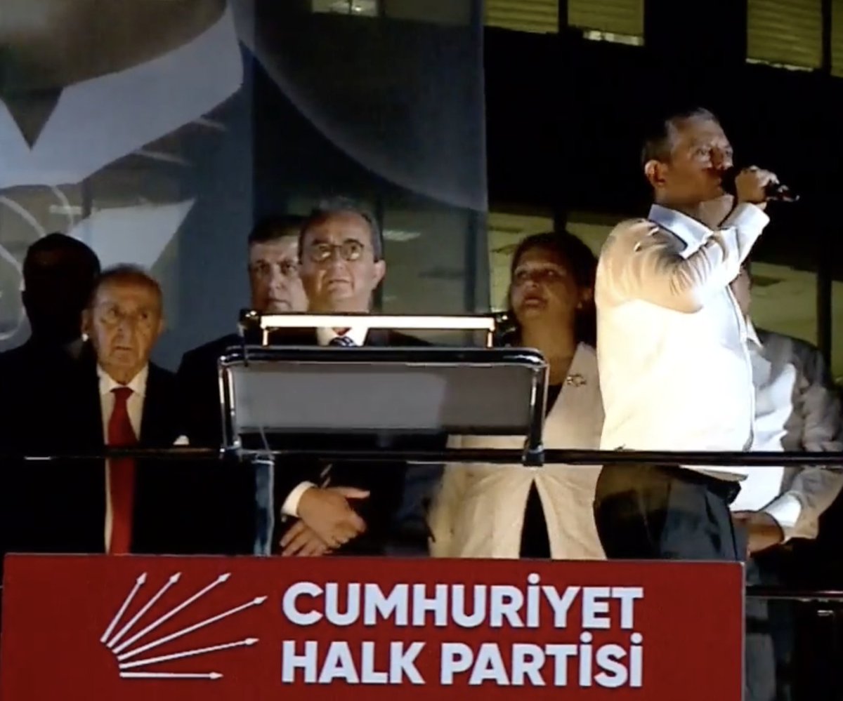 Tlysybr 🙈🙉🙊 (@tlayysybr) on Twitter photo Gülüşünüz birilerine batıyor olabilir..
Olsun 🙃
Siz yine de işinizi yarım bırakmayın ve iyice batirmaya devam edin 🥳🥳🤣
Özlem bu da sana dert olsun 🙃🥳
#aydınmitingi
<a href="/eczozgurozel/">Özgür Özel</a>
Birleşe birleşe kazanacağız 💪✌️🥳 Gülüşünüz birilerine batıyor olabilir..
Olsun 🙃
Siz yine de işinizi yarım bırakmayın ve iyice batirmaya devam edin 🥳🥳🤣
Özlem bu da sana dert olsun 🙃🥳
#aydınmitingi
<a href="/eczozgurozel/">Özgür Özel</a>
Birleşe birleşe kazanacağız 💪✌️🥳