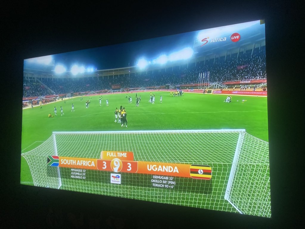 iamemmagyblog's tweet photo. Finally the referee blew the whistle 😗 
Uganda 🇺🇬 win 🏆 

#emmagypromotionupdates https://t.co/50Xw5IytO1