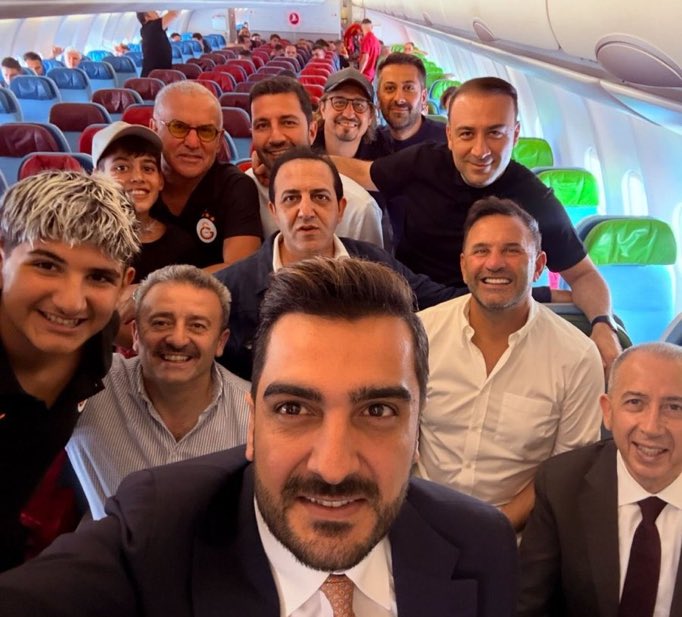 Şampiyonlar ligi kadro listesi 14 gün sonra verilecek ama Galatasaray yönetimi hâlâ eksik bölgelere transfer yapamadı her sene aynı senaryoyu yaşamak zorunda mıyız?