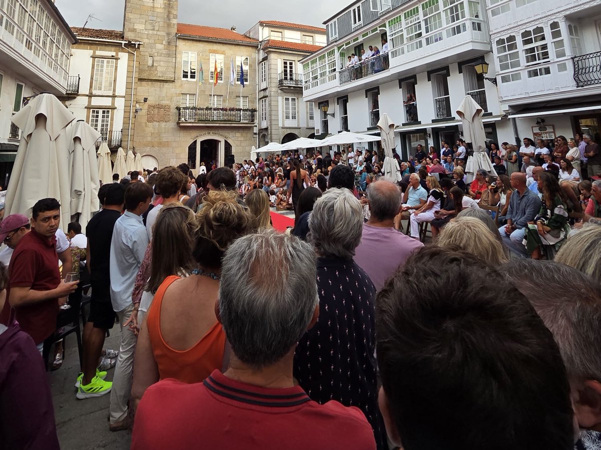 📸 Fotos das actividades da semana pasada!

💚 Mil grazas por participar na visita guiada ao castelo, na feira de artesanía, na conferencia sobre o Camiño de Santiago ou no desfile de moda #Pontedeume