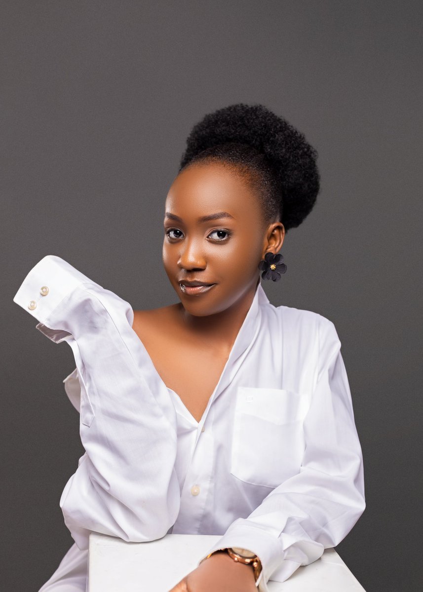 Kadoketch's tweet photo. Its her Birthday 🎉 today!
Happy Birthday #Ellah 🎉 https://t.co/E0NVqbShyE