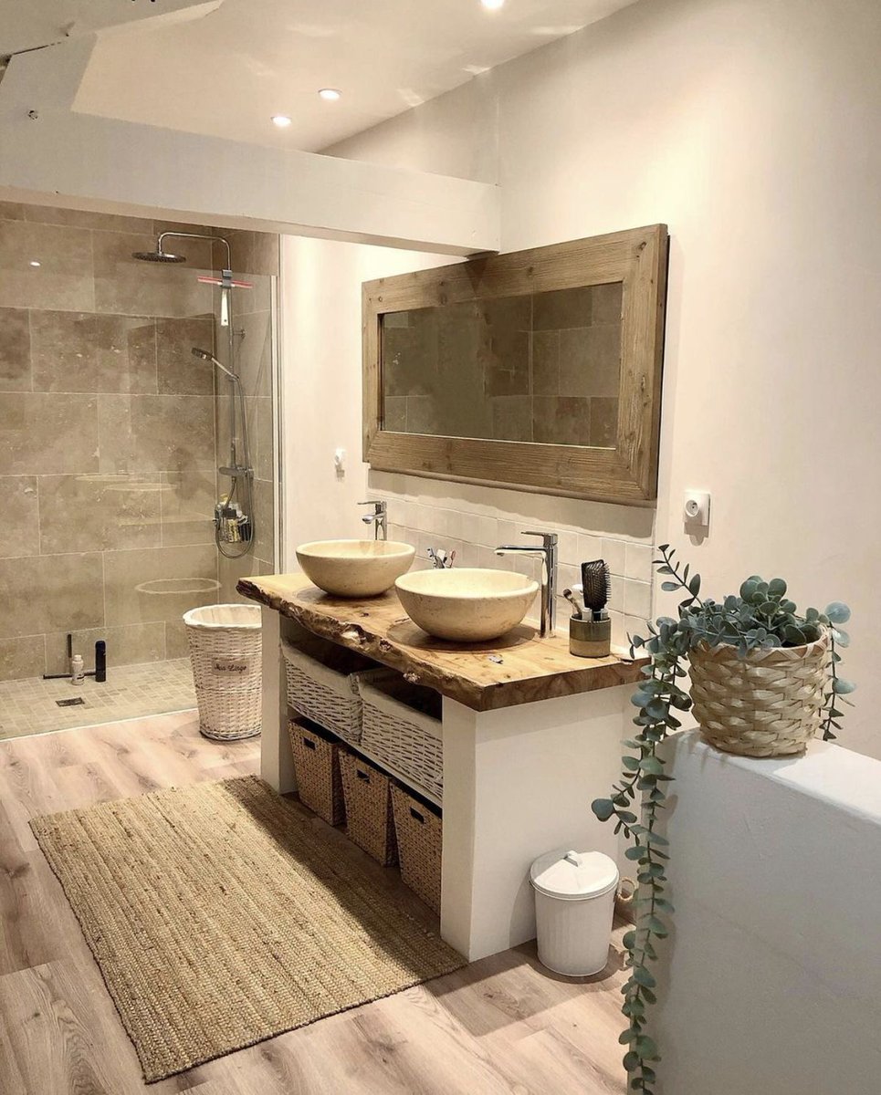 HOUSEPORN___'s tweet photo. This bathroom looks so cozy. https://t.co/ATD4KL9myE