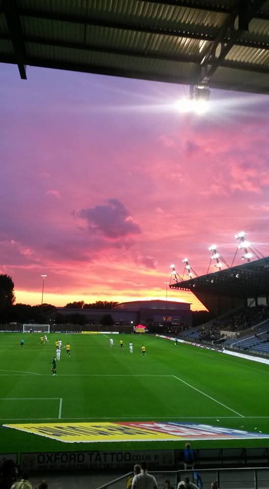 Scorby_Doo's tweet photo. Ten years ago tonight. 18th August 2015. Estadio Grenoble (๐). Oxford Utd 4 Notts County 1. Football League Division 4 ๐. What a season that was.. #promotion #oufc #thatsunset https://t.co/NAkv7DTpda