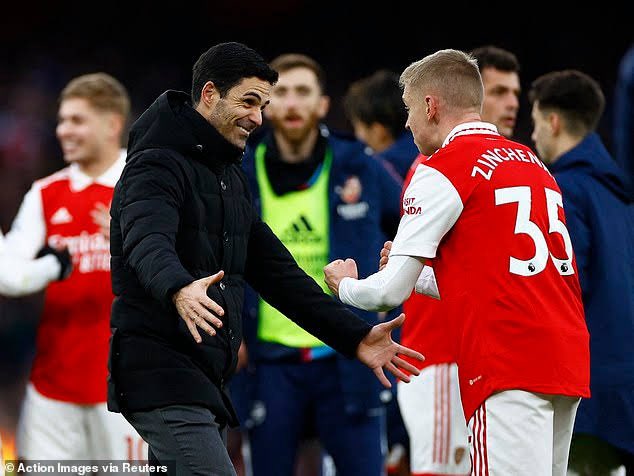 AFC Xtra (@afc__xtra) on Twitter photo 🚨JUST IN;
Mikel Arteta would love Oleksandr Zinchenko to stay on as an experienced head in the dressing room, offering depth to the left-back position.
ℹ️<a href="/jordandaviesj/">Jordan Davies</a> 🚨JUST IN;
Mikel Arteta would love Oleksandr Zinchenko to stay on as an experienced head in the dressing room, offering depth to the left-back position.
ℹ️<a href="/jordandaviesj/">Jordan Davies</a>