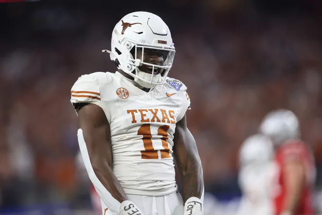 DarrienStarling's tweet photo. The Texas Longhorns open up the season ranked No.1 due to the firepower they have returning on defense. 

3 guys are 2025 AP preseason All-Americans (Colin Simmons, Anthony Hill Jr, &amp; Michael Taafe). 

Trey Moore is also high producing player returning to their defense in 2025. https://t.co/CkVqPts10M
