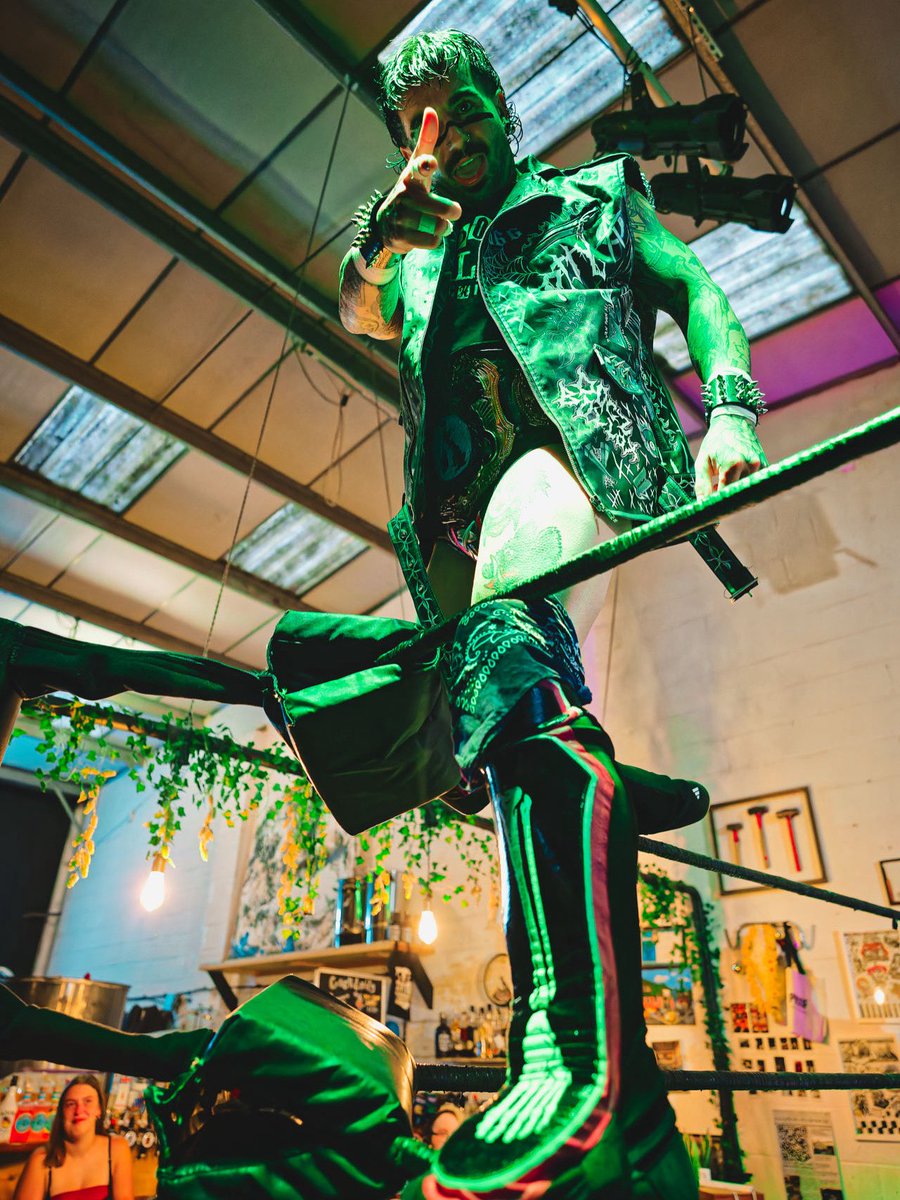 •𝔰𝔬 𝔞𝔫𝔶𝔴𝔞𝔶, 𝔦 𝔰𝔱𝔞𝔯𝔱𝔢𝔡 𝔟𝔩𝔞𝔰𝔱𝔦𝔫𝔤•