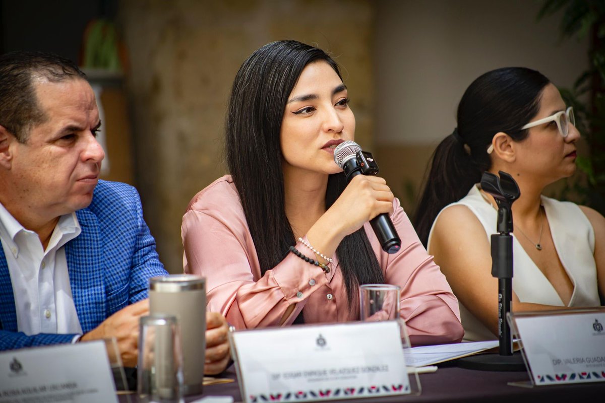 dk1250's tweet photo. La diputada @valeriaavila93_ propuso en el Congreso de Jalisco modificar la ley para garantizar seis meses de lactancia materna exclusiva, extensible a dos años, homologando permisos de descanso a estándares globales para proteger el derecho a maternar.
@25fernandaC https://t.co/rUiWovwNL6