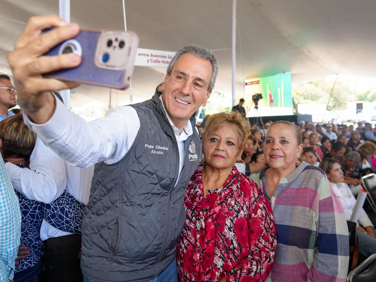 pepechedrauimx's tweet photo. 🚧 Vamos a acompañar al Gobernador @armentapuebla_ en el inicio de los trabajos de rehabilitación de 10 vialidades en #Puebla, con el respaldo de los módulos de maquinaria e insumos de PEMEX.

Avanzamos juntos por una mejor infraestructura para las y los poblanos. https://t.co/Qep99Q5Pa2
