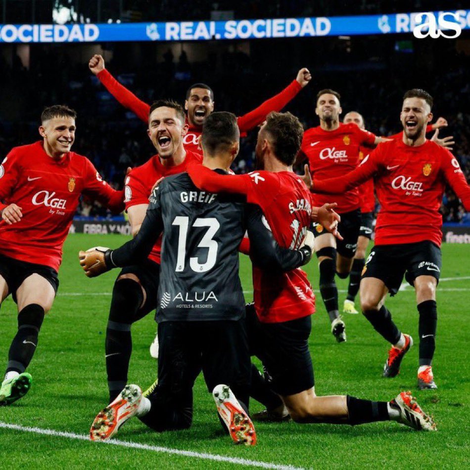 Mucha suerte en tu nueva etapa, Dominik. Nunca olvidaremos esa eliminatoria ante la real🖤❤️