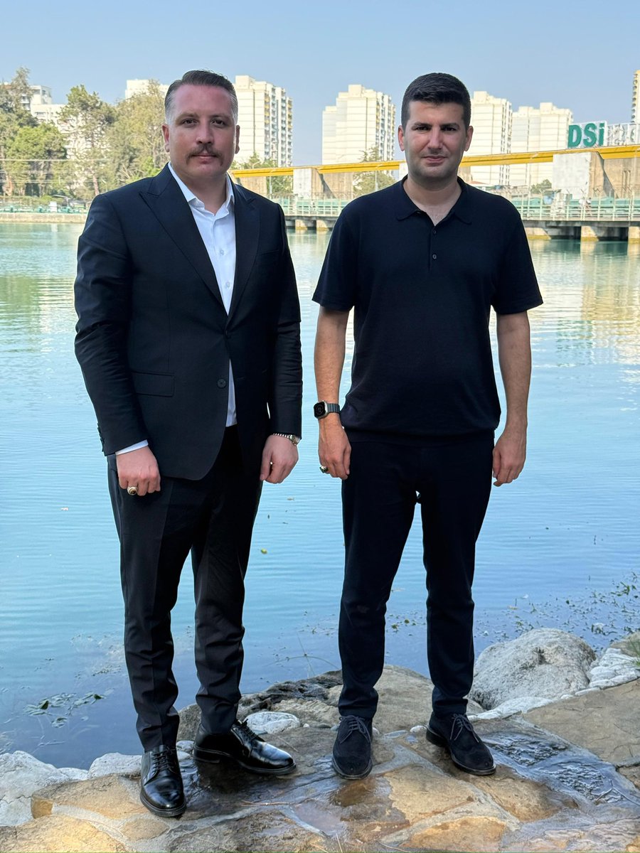 CemTutsoy's tweet photo. Gün olur bu uğurda kahpece vurulur
Gün olur en iğrenç iftiralara uğrarız
Gün olur şehirler anlayamaz bizi…

Sadakatimden ve vefamdan asla taviz vermeyeceğim, bir an olsun yanından ayrılmayacağım Ülkü Ocakları Genel Başkanım Sayın Ahmet Yiğit Yıldırım.(@ayyildirim1 ) https://t.co/T50oAaCgxX