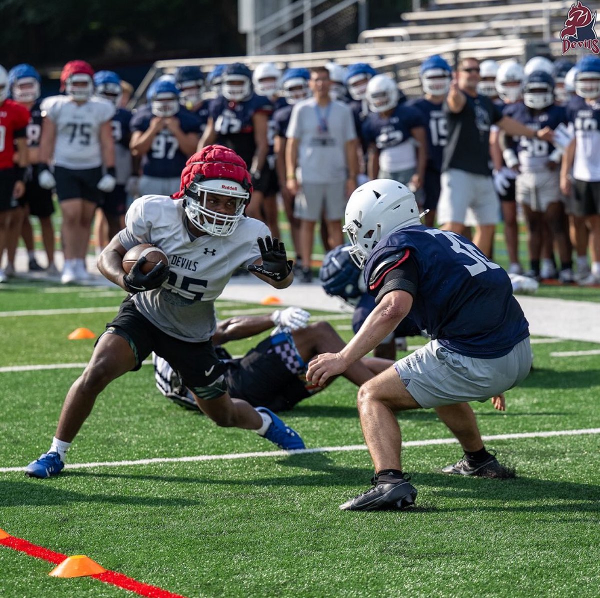 FDUFootball's tweet photo. Back at it 😈 🏈 

#FamilyDedicatedUncommon | #HornsUp https://t.co/jTOb2fyvsG