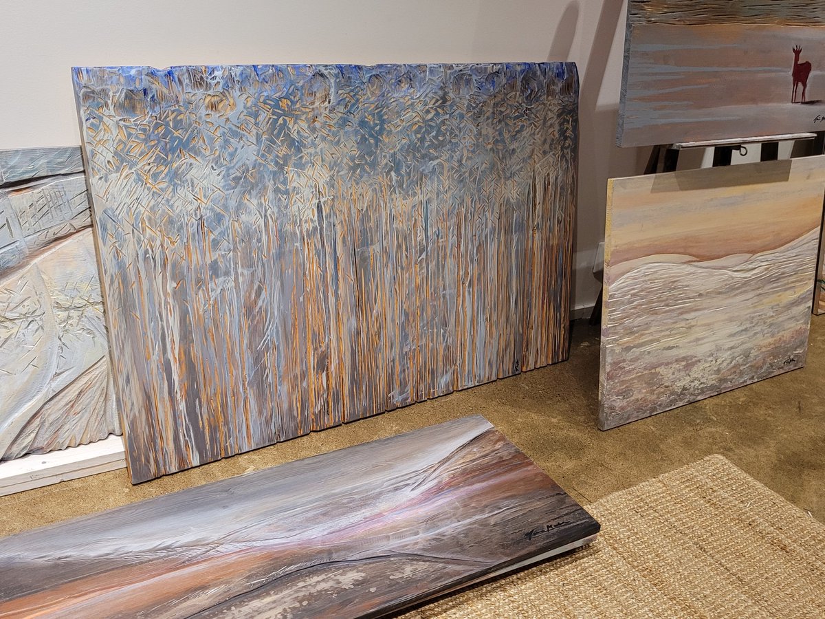 Studio_eART's tweet image. Puun pintaa on veistetty ja värjätty! 🖌🎨 Teokset ovat nähtävissä Habitaressa, joka on Pohjoismaiden johtava huonekalu-, muotoilu- ja sisustustapahtuma 10.–14.9.2025 Helsingin Messukeskuksessa.
@TimoMaatta #habitare #art #taide