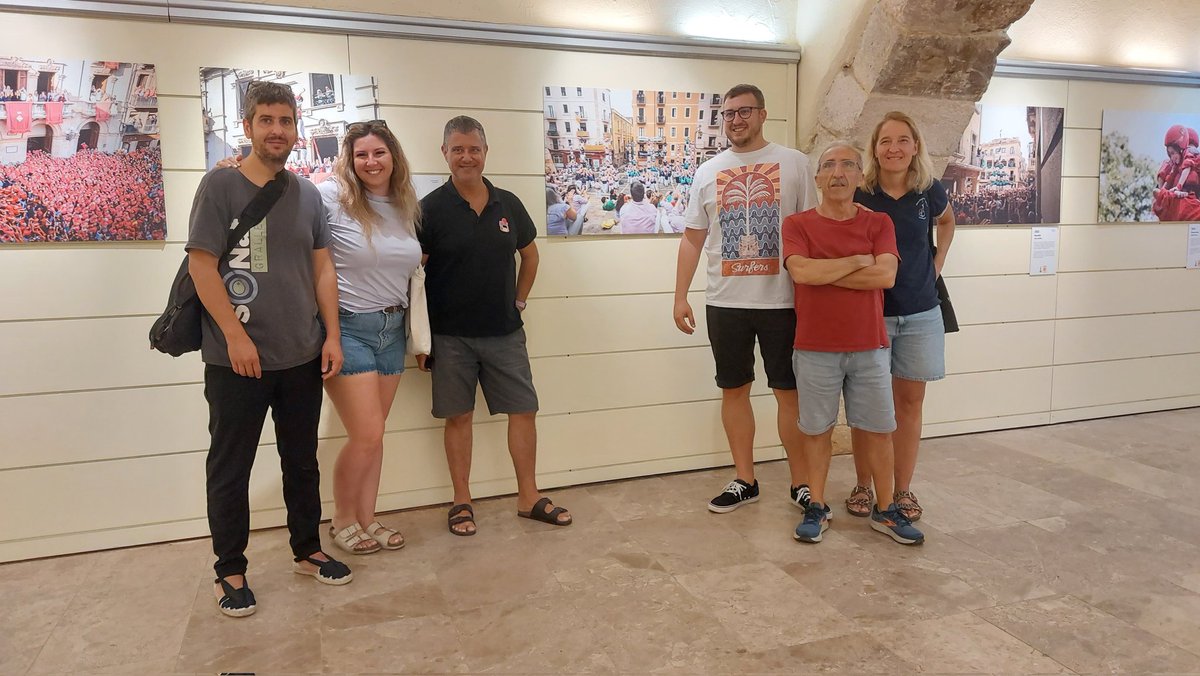 antonim_s's tweet photo. Avui s'ha presentat a Tarragona l'exposició fotogràfica itinerant dels 15 anys patrimoni de la humanitat dels castells que organitza la @CastellsCat . Un cop més el @TGNAjuntament no ha fet acte de presència quan el convidem. El món casteller no s'ho mereix. https://t.co/mUUbgwMF9X
