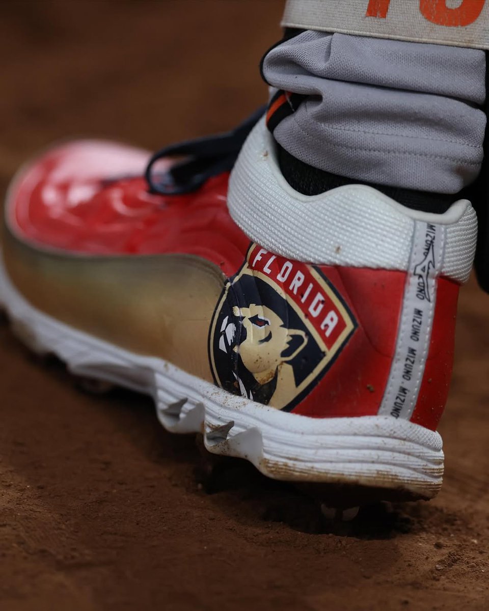 NHL (@nhl) on Twitter photo Coby Mayo 🤝 Big <a href="/FlaPanthers/">Florida Panthers</a> fan
Check out these sweet custom cleats Coby wore for <a href="/MLB/">MLB</a> Players' Weekend!
(📸: <a href="/Orioles/">Baltimore Orioles</a> & <a href="/cobymayox/">Coby Mayo</a>) Coby Mayo 🤝 Big <a href="/FlaPanthers/">Florida Panthers</a> fan
Check out these sweet custom cleats Coby wore for <a href="/MLB/">MLB</a> Players' Weekend!
(📸: <a href="/Orioles/">Baltimore Orioles</a> & <a href="/cobymayox/">Coby Mayo</a>)