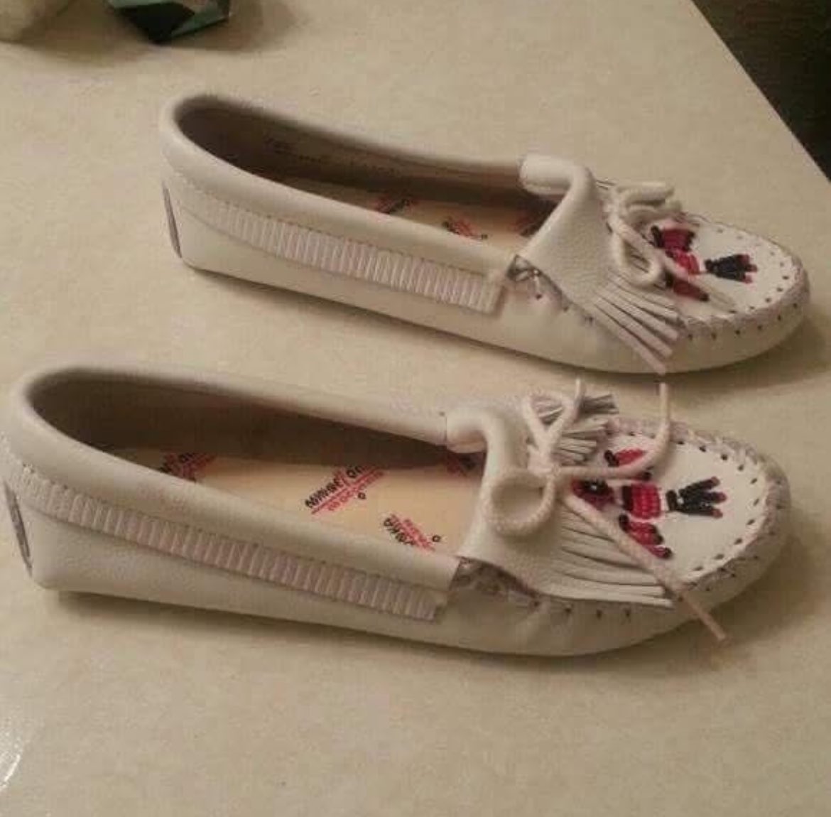 Il fut un temps où ces chaussures étaient à la mode!! Oui oui 😂😂❤️