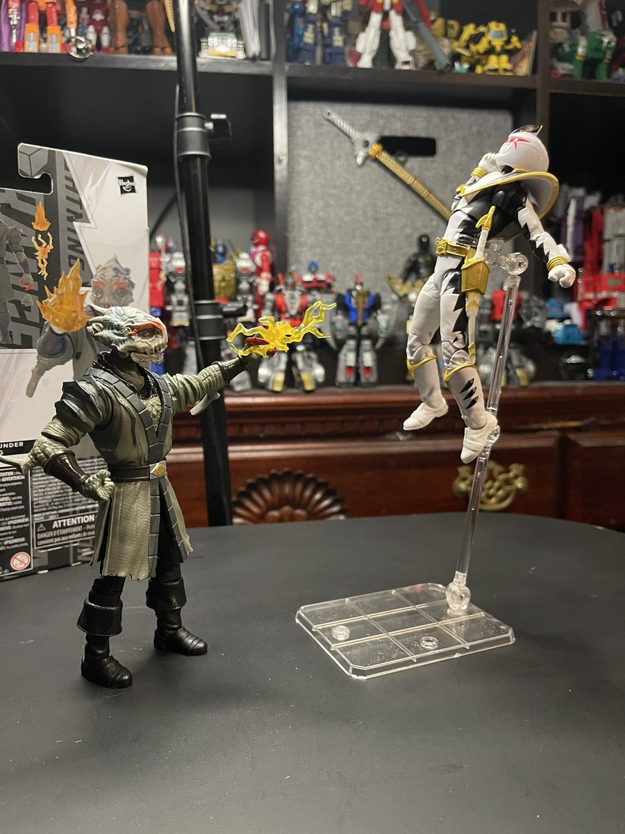 Johnnybots1's tweet image. Before and after 
#PowerRangers #LightningCollection