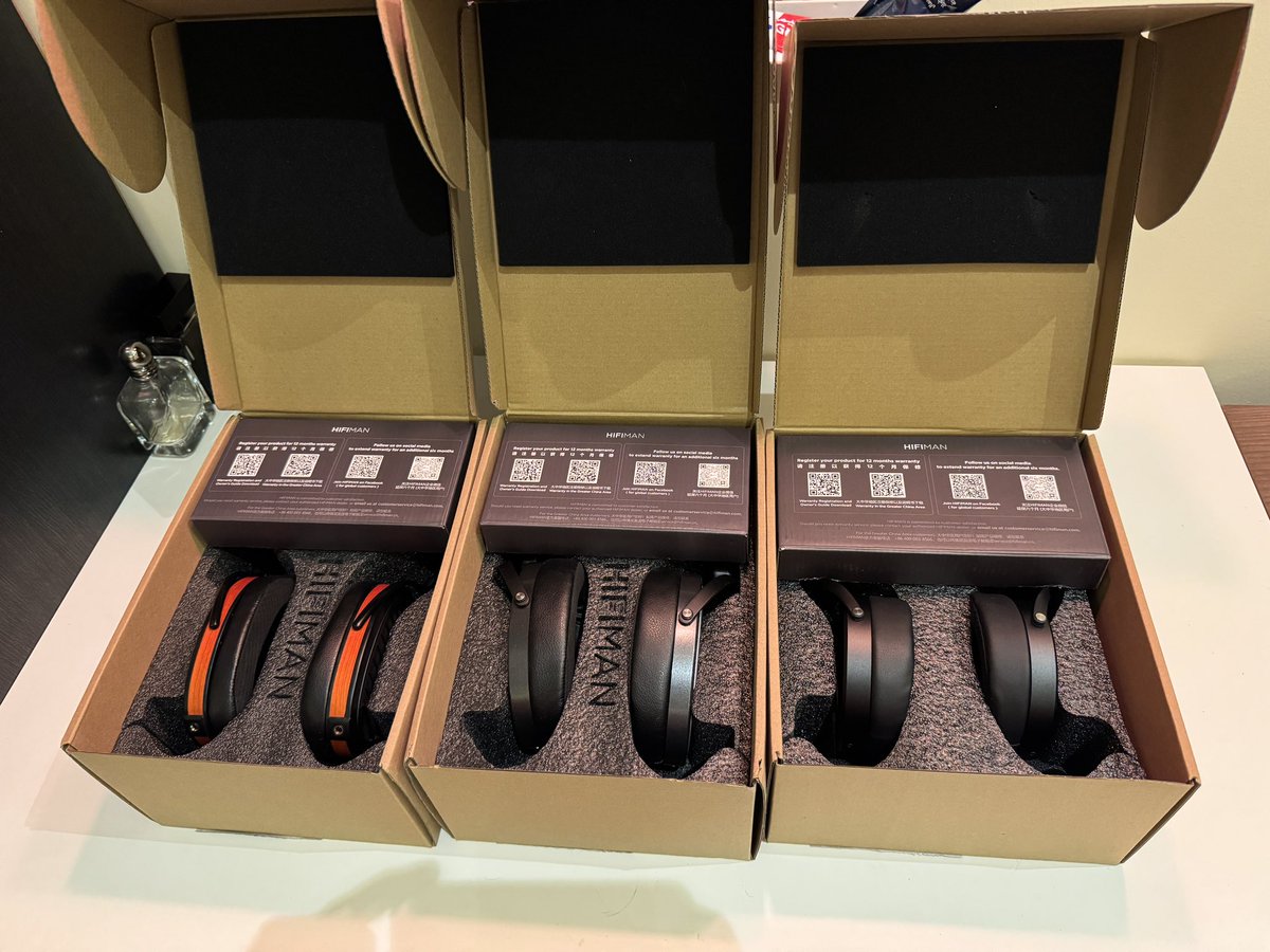 مرحبا،

عندي مجموعة سماعات من HifiMan بحالة شبه جديدة للبيع

Edition XS
800 ريال

Sundara
650 ريال

Arya Organic
2000 ريال

كلها حالتها شبه جديدة " Open Box " وضمان هايفايمان ساري 👍🏼

اللي مهتم يتواصل معي.