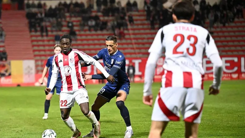 إفلاس نادي أجاكسيو الفرنسي بعد 115 عاماً من تاريخه العريق يشكّل صدمة لعشاقه ⚽🇫🇷.. ديون بـ13 مليون يورو تهدد بعودته لدوري الهواة وفقدان 180 وظيفة، وسط محاولات الاستئناف وحملة تبرعات لإنقاذه. 
#أجاكسيو #كرة_القدم