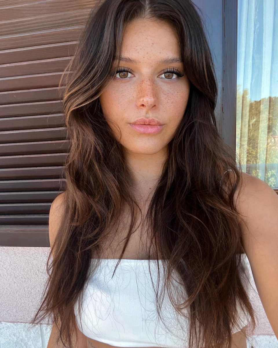 LauraHandle tweet picture