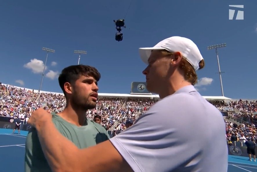 Jannik Sinner retires from the Cincinnati final against Carlos Alcaraz. 

Wow. 

Really awful to see this… wonder if it’s just the heat or if he’s dealing with illness. 

Hopefully he’s 100% for the US Open. ❤️‍🩹