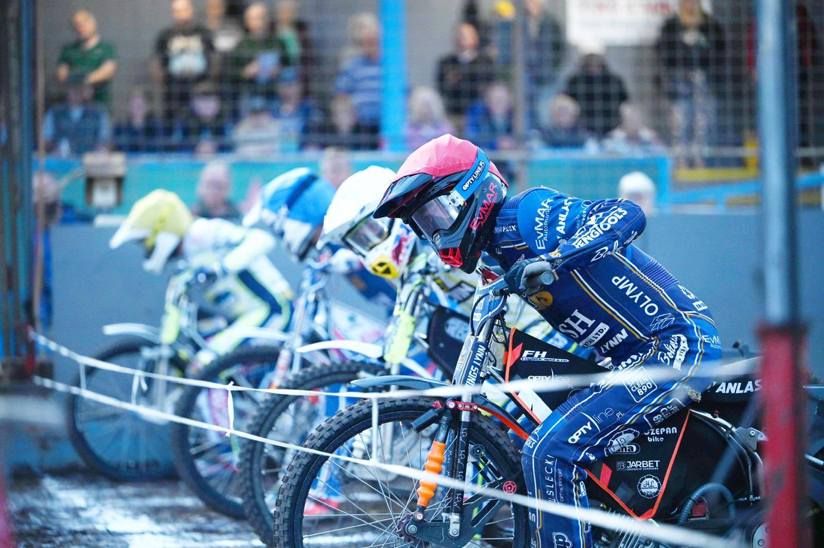 🏁 AFTER HEAT 🔟…

The PSH Environmental Stars are enjoying this contest - stretching our lead to 24 points.

2️⃣ further 5-1s and 2️⃣ 4-2s on route.

📈 𝗟𝗔𝗧𝗘𝗦𝗧: 💫 42 🆚 18 ⛪️

📸 Ian Burt | #KLYOXF | #OurStars⭐️