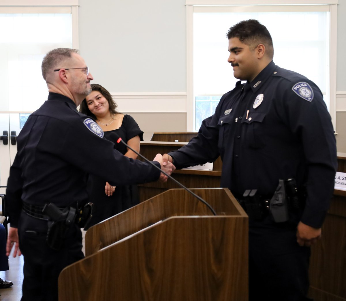 ZephyrhillsPD's tweet image. Last week, Chief Derek Brewer proudly swore in Officer Alexander Diaz to the @ZephyrhillsPD!

Diaz completed his training at Withlacoochee Technical College and began his career in Hernando County, where he gained over a year of valuable service before deciding to serve Z-Hills.