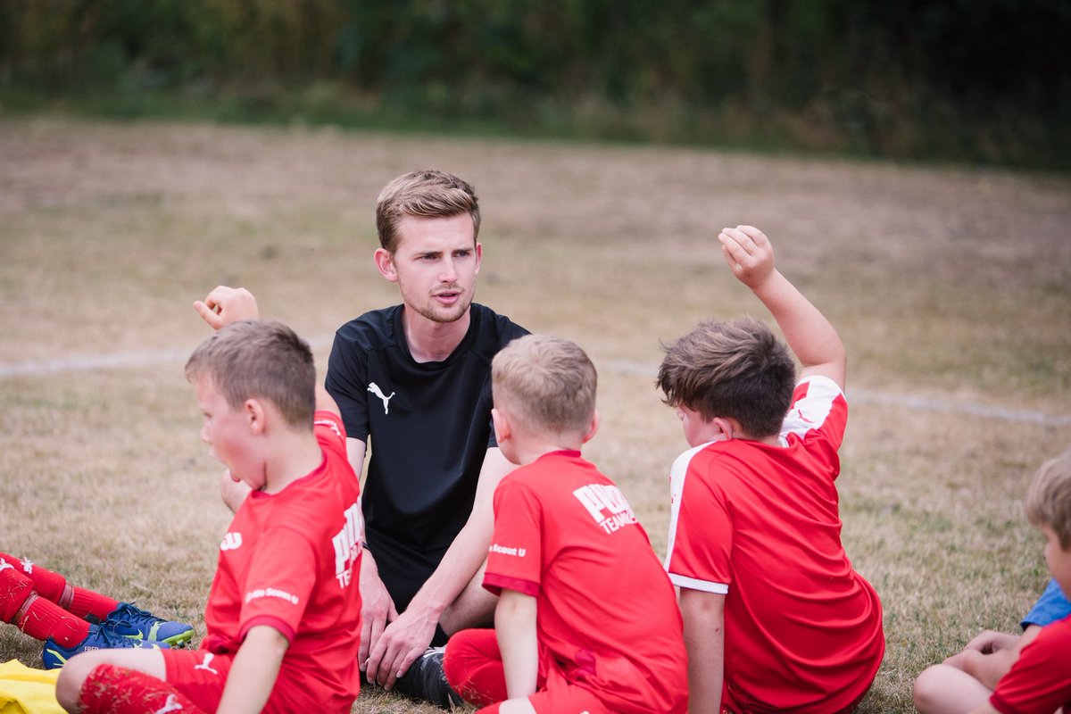 ⚽Give your child the chance to train with UEFA B licensed coaches on top facilities.

Limited spaces available at our Development Centre, secure their free taster spot today!

👉 performancepathway.co.uk/development-ce…

#YouthFootball #PlayerDevelopment #UEFABCoaching #BuryStEdmunds