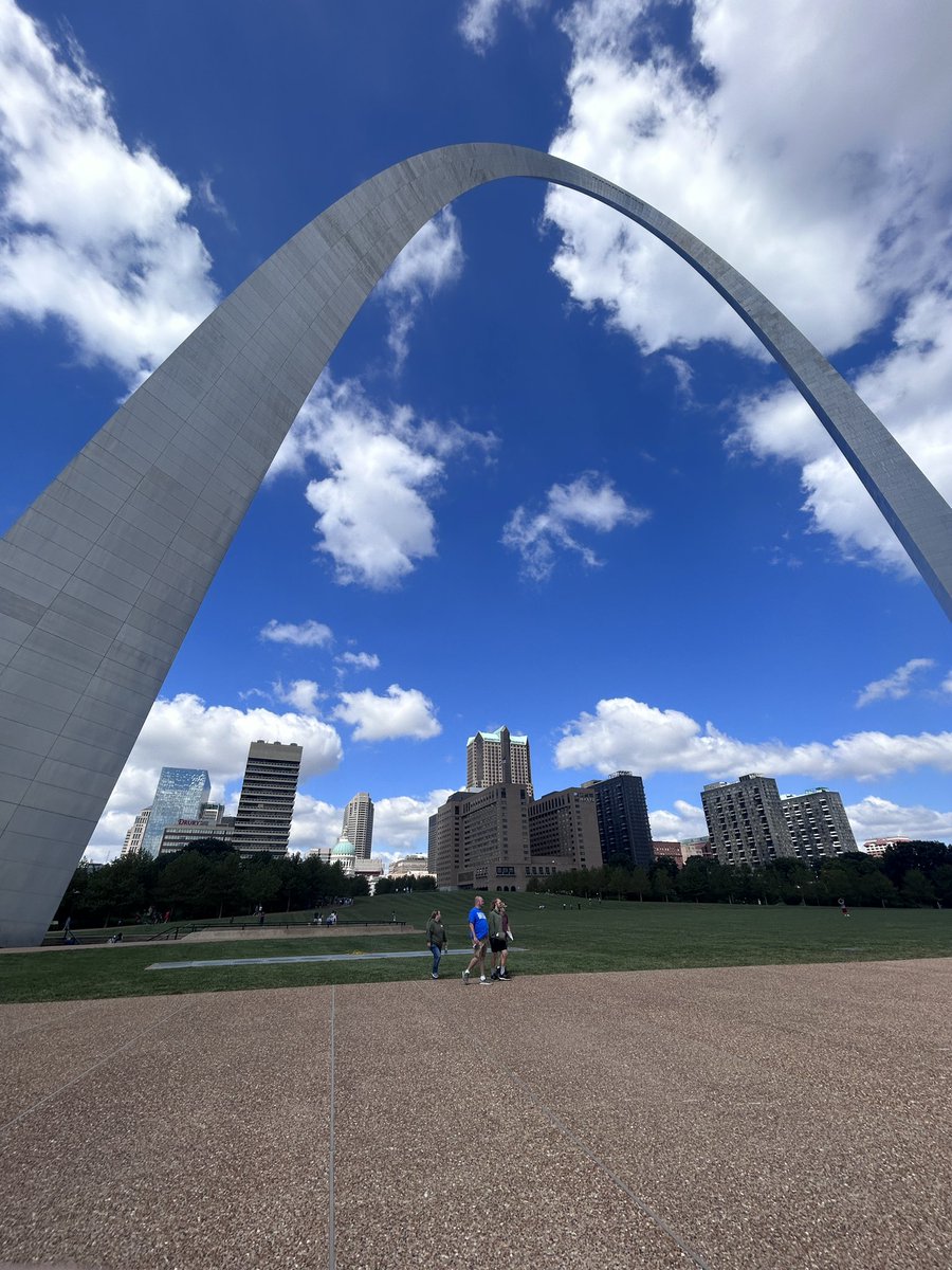 Canneye_'s tweet photo. Where do I go for BBQ? #StLouis https://t.co/3uq6P2abPR