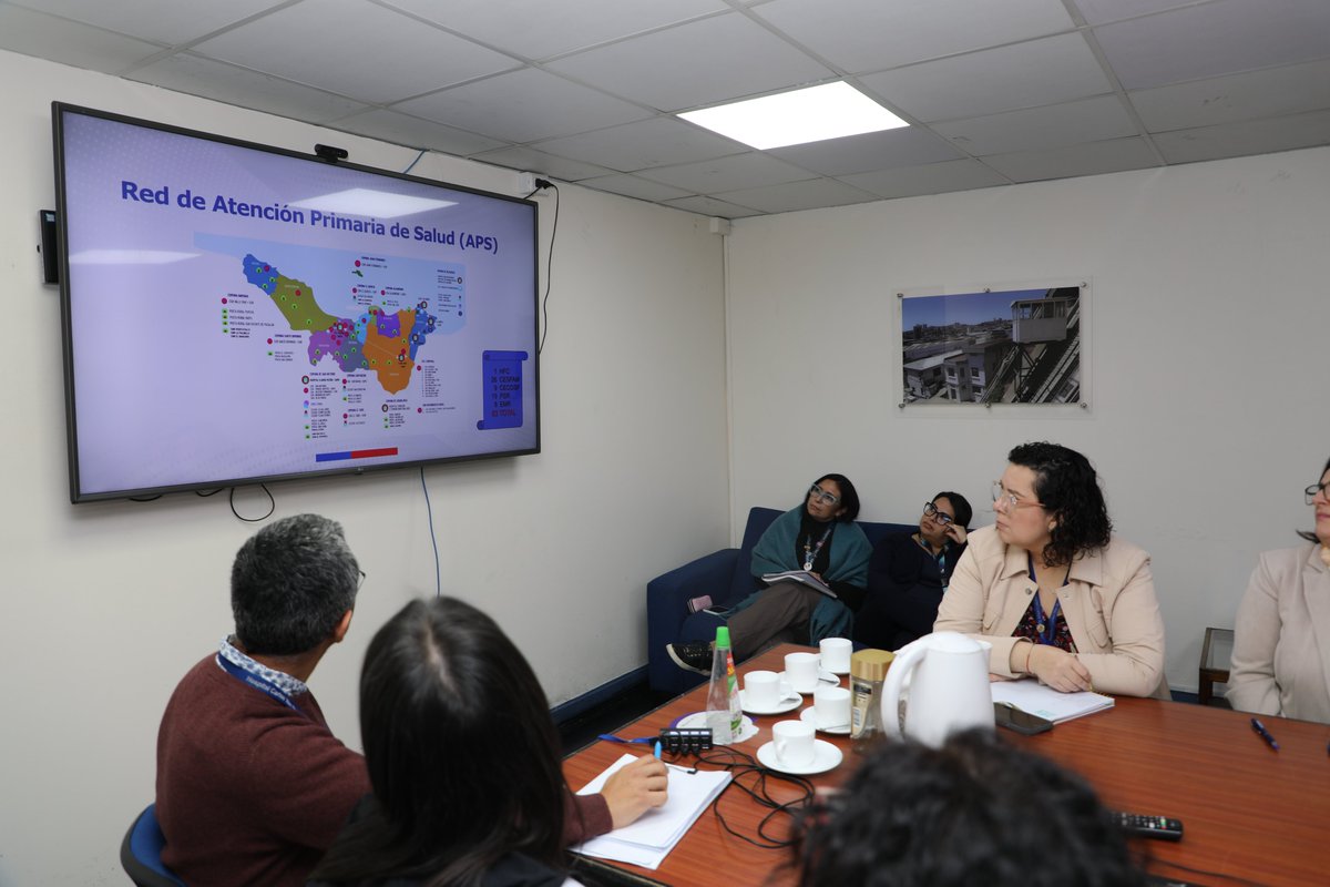 Promueven coordinación entre niveles de atención sanitaria en red de salud Valparaíso San Antonio🏥
✅hospitalcarlosvanburen.cl/promueven-coor…