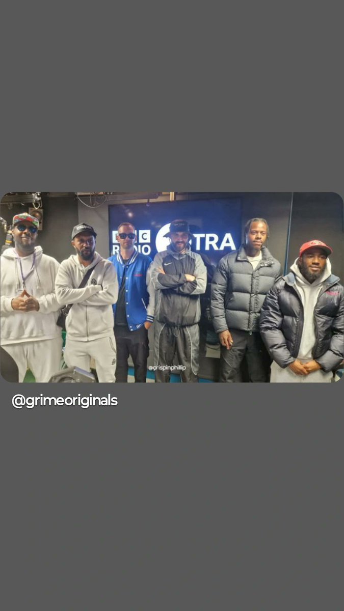 Spooky Bizzle 👻 tweet media