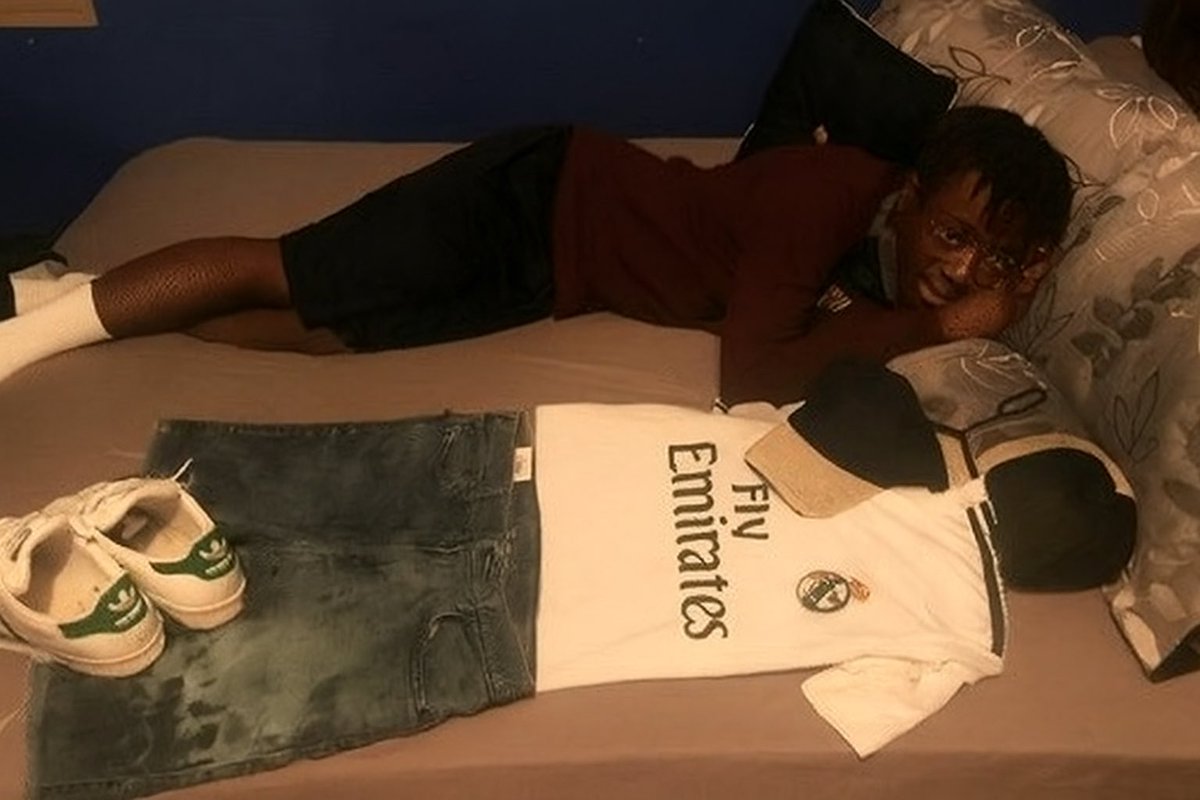 Ray_RMCF's tweet photo. Franco Mastantuono going to bed tonight.😂 https://t.co/GaHDVlIl6J