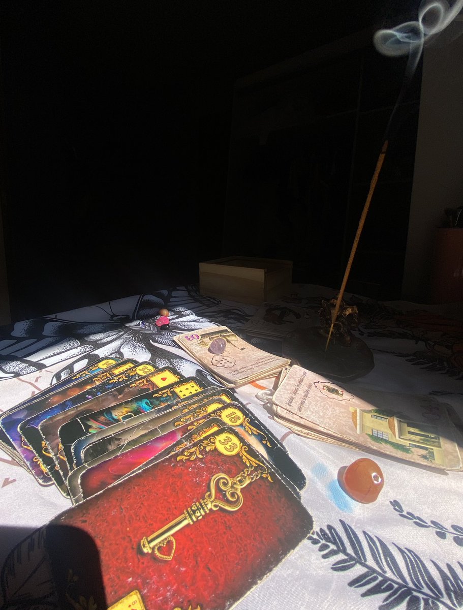 _becacartomante's tweet image. ✨ Free Card! ✨
Regras:
1.Curtir este post e o fixado.
2.Me seguir.
3.RT aqui e no fixado.
4.Comentar um emoji neste post.
5.Mandar nome, sobrenome dos envolvidos, pergunta e contexto na DM.

📩 Respostas: no fim de semana!