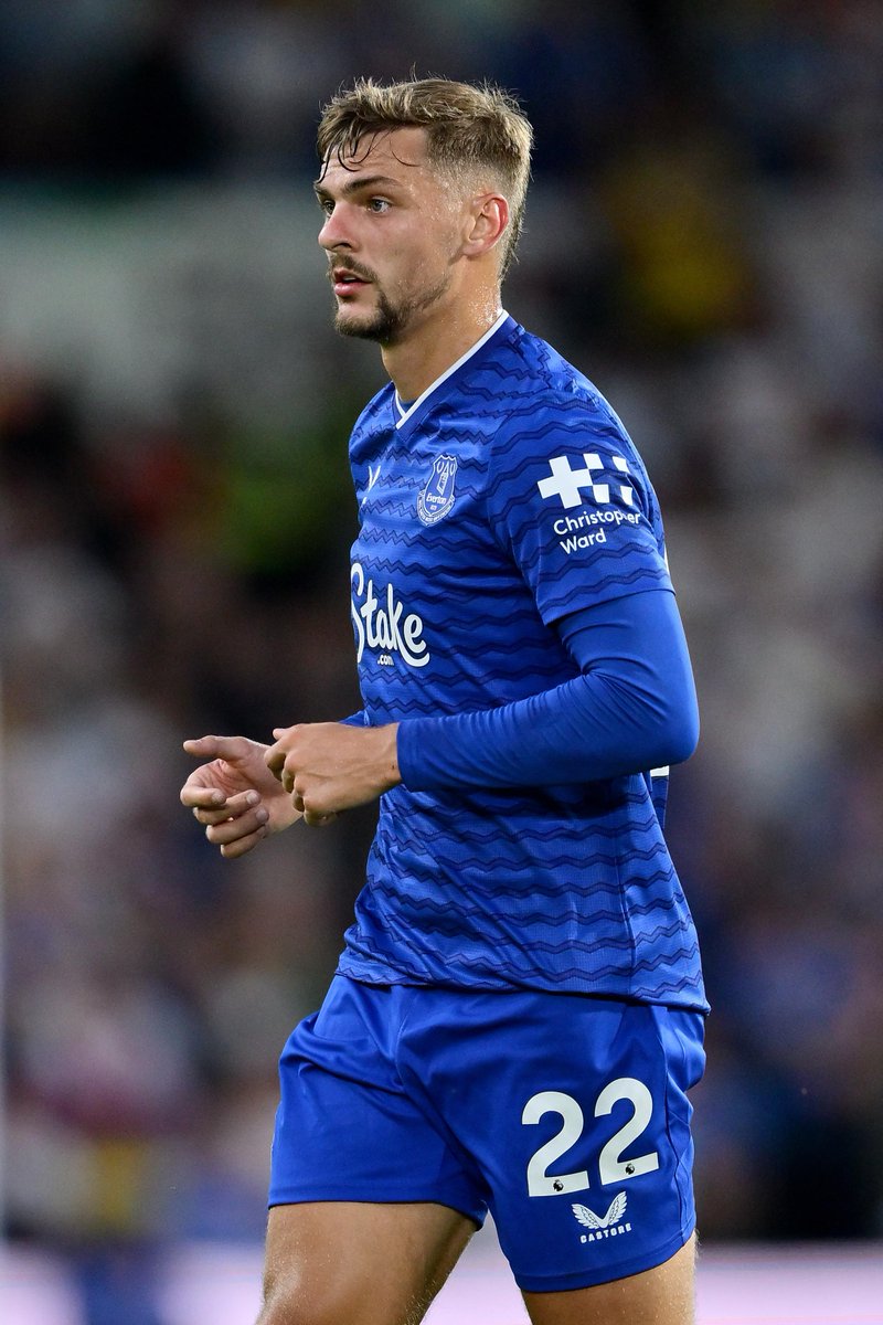 Everton's tweet photo. First half action. 📸 https://t.co/uMSOnRX17R