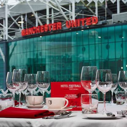 ManUtdUSA's tweet photo. 🇾🇪 LIVE ON TV? OR LIVE AT OLD TRAFFORD? 🇾🇪

Our award-winning Tours return with Brighton in October! 

All tours include tickets, four-star accomondation, #MUFC legend lunch + grounds tour, @hotelfootballuk match day hospitality and more!

Join Us: membership@manutdusa.com https://t.co/V5FPrHVee2