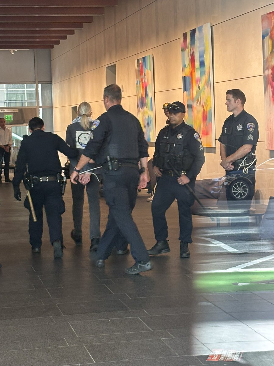 BREAKING: Mass occupation of SF Blackrock offices by Gulf South and Bay Area residents! 17 arrested!