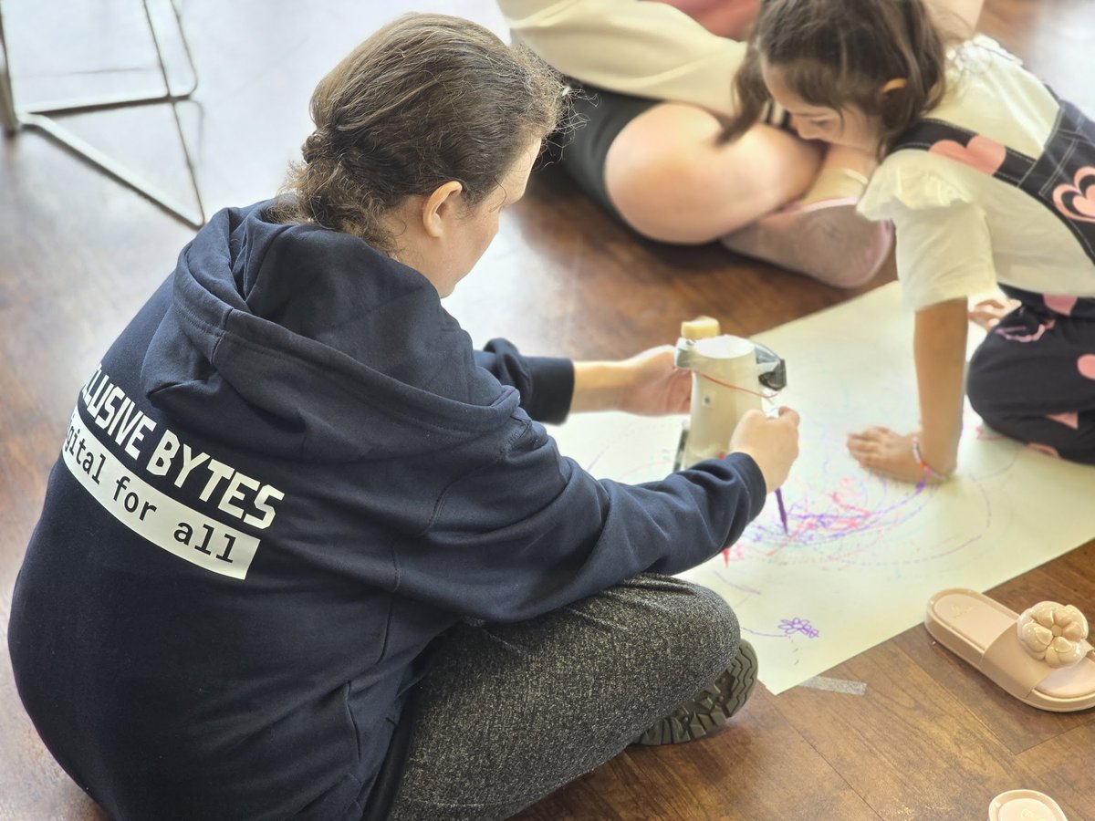 Inclusive Bytes C.I.C. (@inclusivebytes) on Twitter photo Evening #OldhamHour, We've had another busy week, electrocuting the mayor, beating <a href="/fullcirclenwcic/">FULLCIRCLE NW CIC</a> at laser tag, building doodlebots with <a href="/RelaxKidsOldham/">Relaxkidsoldham</a> and teaching electronics in the shop.... Phew... Evening #OldhamHour, We've had another busy week, electrocuting the mayor, beating <a href="/fullcirclenwcic/">FULLCIRCLE NW CIC</a> at laser tag, building doodlebots with <a href="/RelaxKidsOldham/">Relaxkidsoldham</a> and teaching electronics in the shop.... Phew...