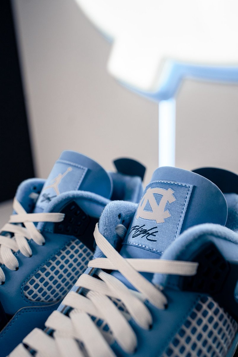 Carolina Football (@uncfootball) on Twitter photo Cleat Drop ❄️
The Jordan 1 Vapor Edge and Jordan 4 Alpha Menace have arrived.
<a href="/UNCEquipment/">UNC Equipment</a> Cleat Drop ❄️
The Jordan 1 Vapor Edge and Jordan 4 Alpha Menace have arrived.
<a href="/UNCEquipment/">UNC Equipment</a>