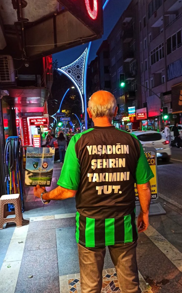 Eskiyi unutmayın diyorlar, yıllardır Anadolunun kanını emen hiç bir İstanbul takımı ile ben dost değilim. 

Herkesin görüşüne saygı duyuyorum.

Kadıköy'e gideceğiz aslanlar gibi tribün yapıp döneceğiz.

Yaşasın Anadolu!