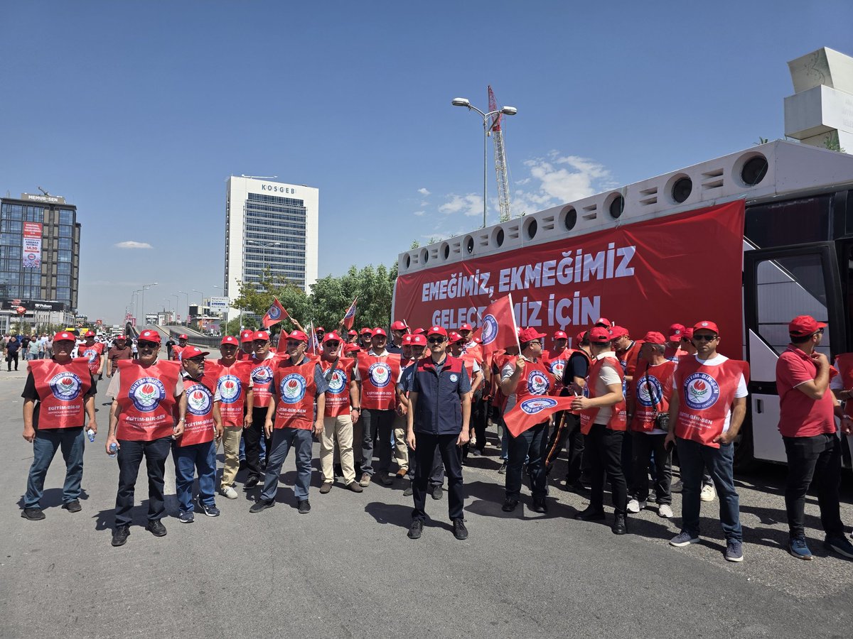 Geçim değil, çöküş teklif edildi.
#AslaKabulEtmiyoruz