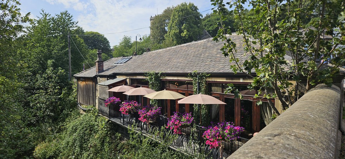 barb milne (@barbmilne) on Twitter photo The Little Bridge, Brittania Road, #Slaithwaite #WestYorkshire, their terrace overlooks the river Colne. #GardensHour <a href="/GardensHour/">GardensHour</a> The Little Bridge, Brittania Road, #Slaithwaite #WestYorkshire, their terrace overlooks the river Colne. #GardensHour <a href="/GardensHour/">GardensHour</a>