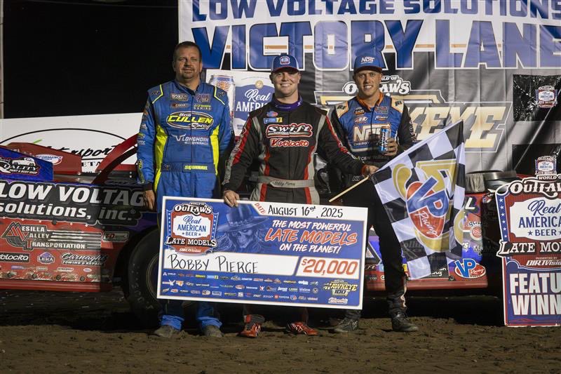 NosEnergyDrink's tweet photo. #TeamNOS Podium Recap
@Nick_Hoffman2 sent it for 100 laps at Maquoketa Speedway bringing home 3rd.
@GioScelzi kicked off the West Coast Swing strong and finished 3rd @TulareRaceway.
#NOSEnergy // #GetAfterIt https://t.co/zowPMdmXwG