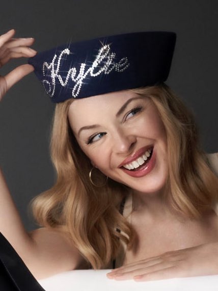 Pepe Minogue ✨ (@ppluche_martini) on Twitter photo 
