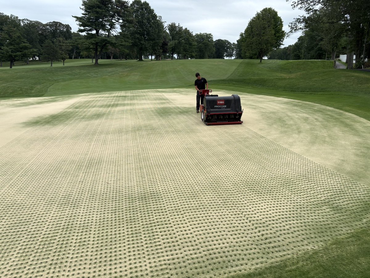 Jason Osterhoudt (@jasonosterhoudt) on Twitter photo Nothing like being back to work. Especially on aeration day!! Nothing like being back to work. Especially on aeration day!!