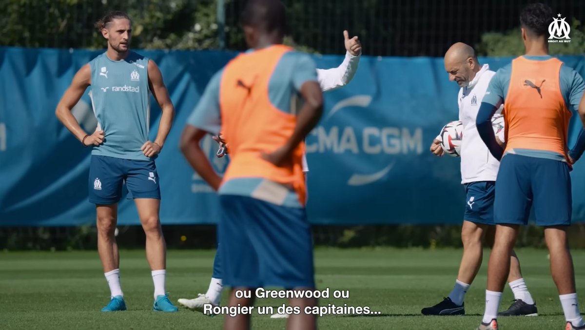 Johan_OhJeune's tweet image. Moi ça me choque pas. 

Je vois 2 mecs frustrés de leurs performances et du résultats. Et puis pas tout le monde est « copain » dans un vestiaire. 

Par contre cela suit ce que disait De Zerbi dans le doc #SJRL : 
Tous le monde a la même enseigne, c’est l’OM qui prime ! 

#TeamOM