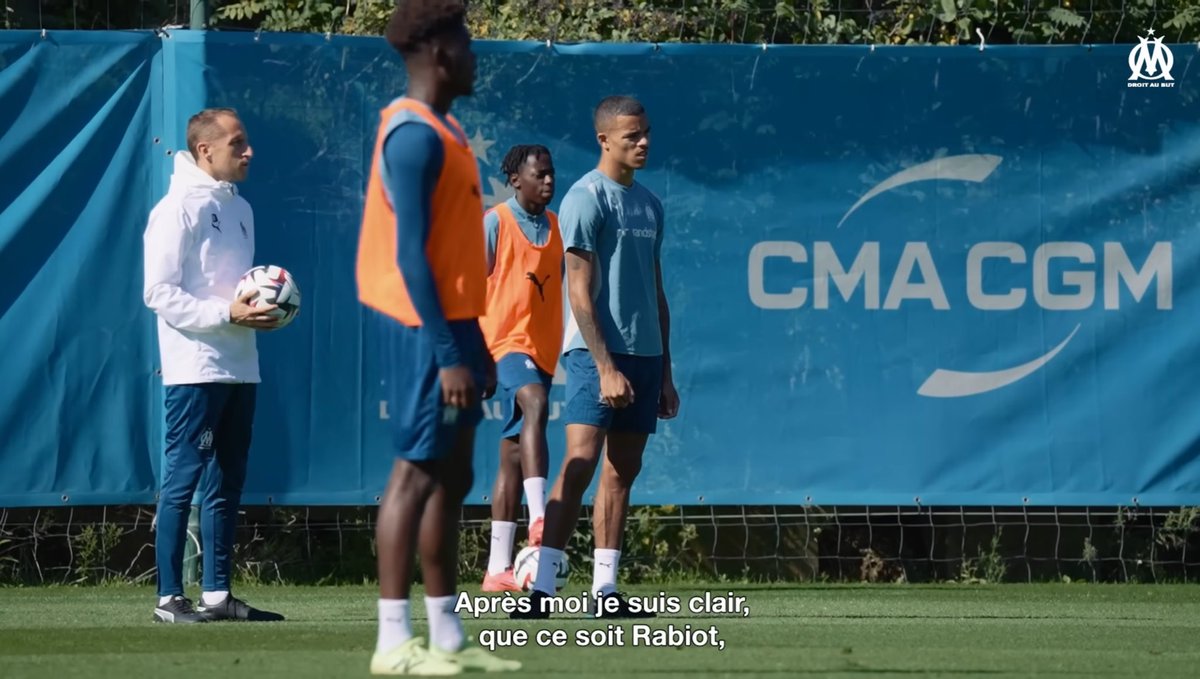 Johan_OhJeune's tweet image. Moi ça me choque pas. 

Je vois 2 mecs frustrés de leurs performances et du résultats. Et puis pas tout le monde est « copain » dans un vestiaire. 

Par contre cela suit ce que disait De Zerbi dans le doc #SJRL : 
Tous le monde a la même enseigne, c’est l’OM qui prime ! 

#TeamOM