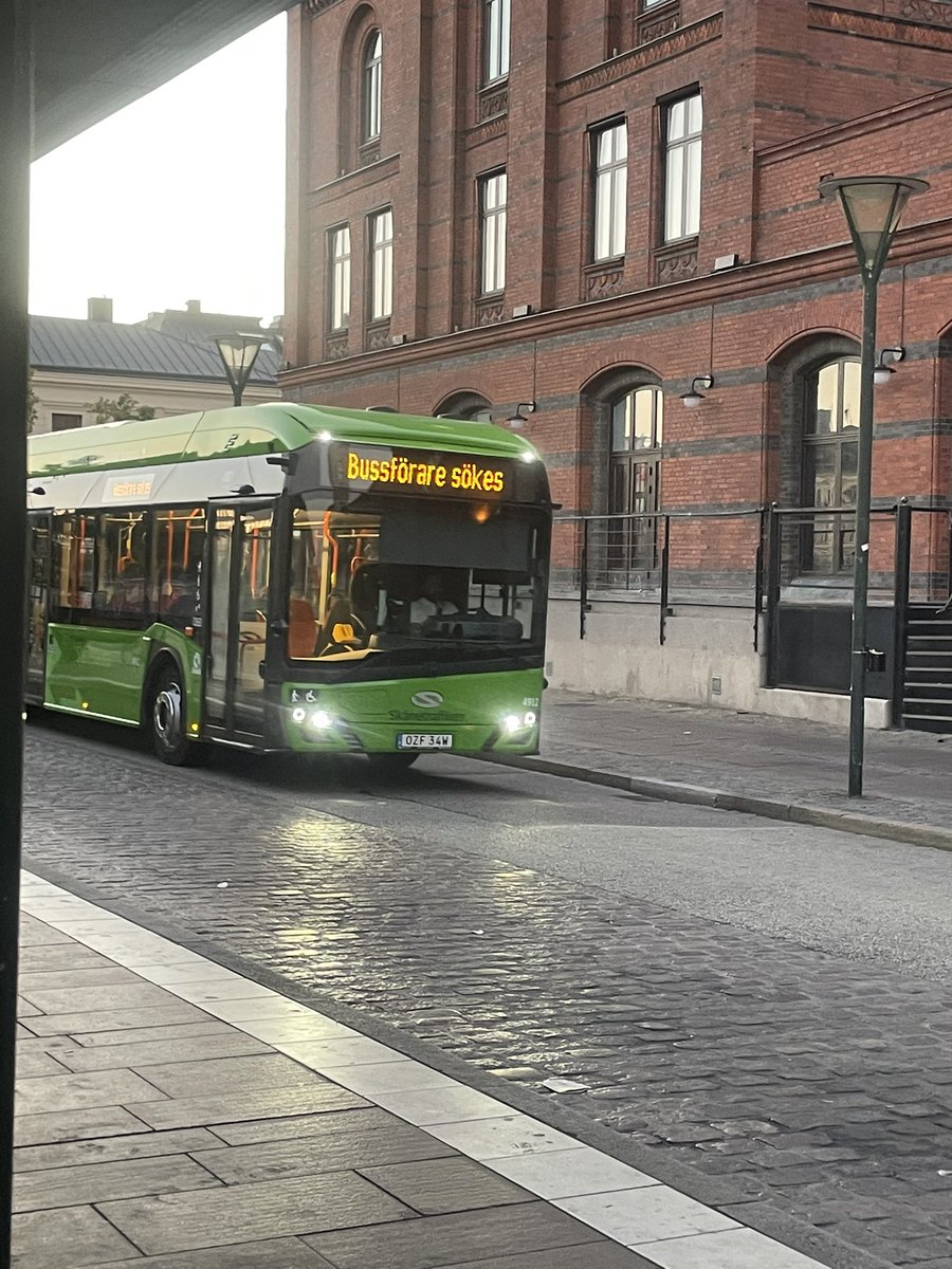 öh okej så vem kör bussen lol